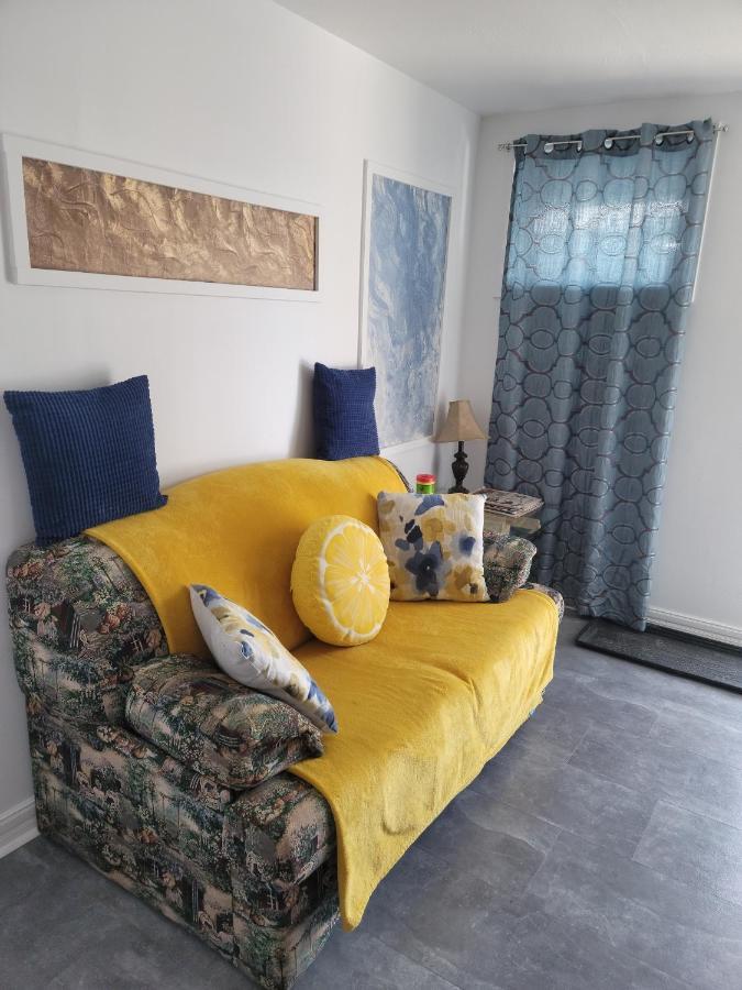 Cozy Quiet Place Next To Hwy Smart Tv+Wifi+Netflix Edmundston Bagian luar foto